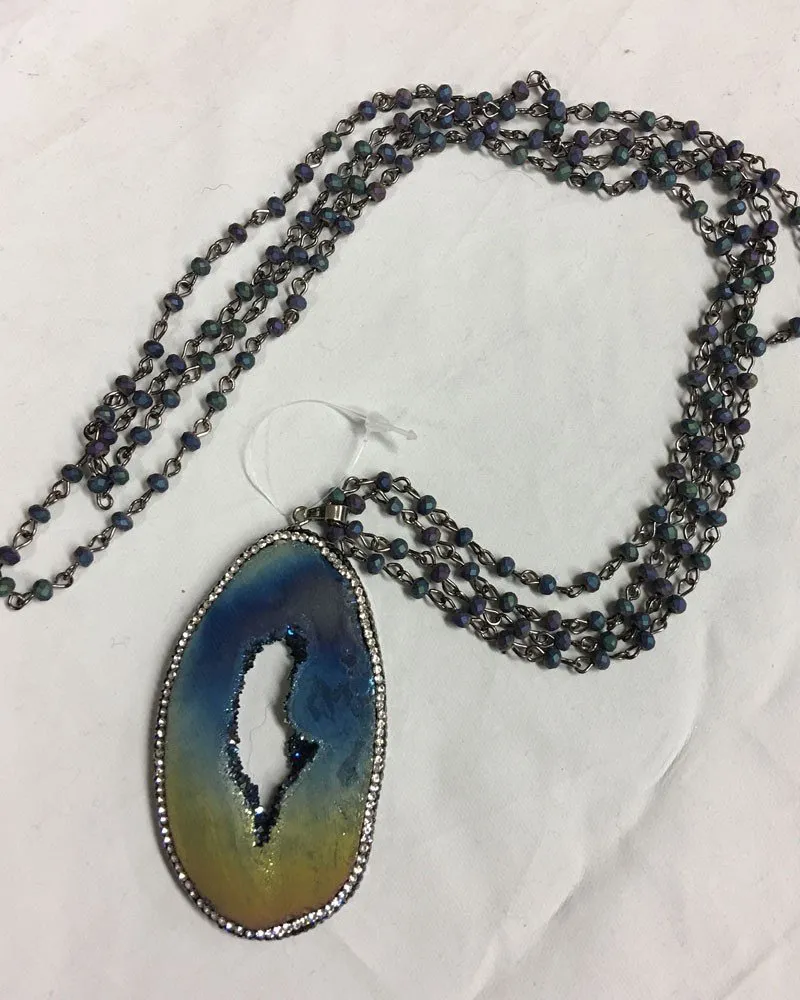 Collier Druzy en Titane Or Bleu avec perles en titane bleu