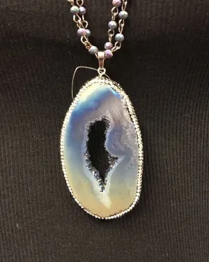 Collier Druzy en Titane Or Bleu avec perles en titane bleu