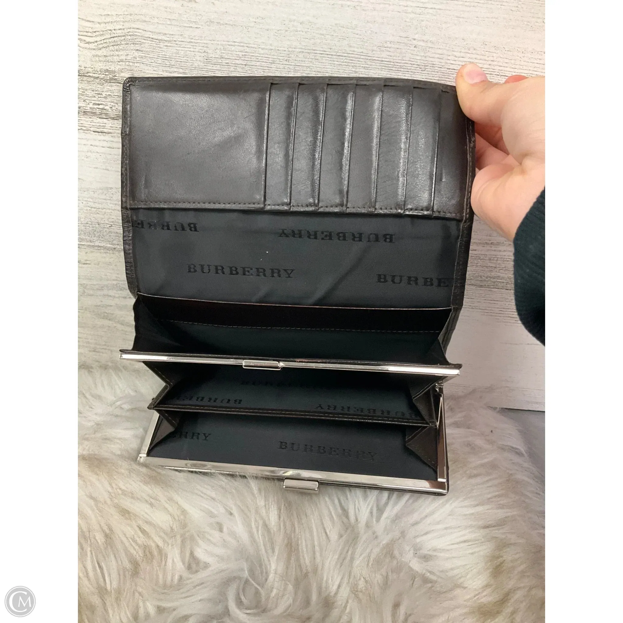 Sac à main et portefeuille Burberry par Burberry, Taille : Moyenne