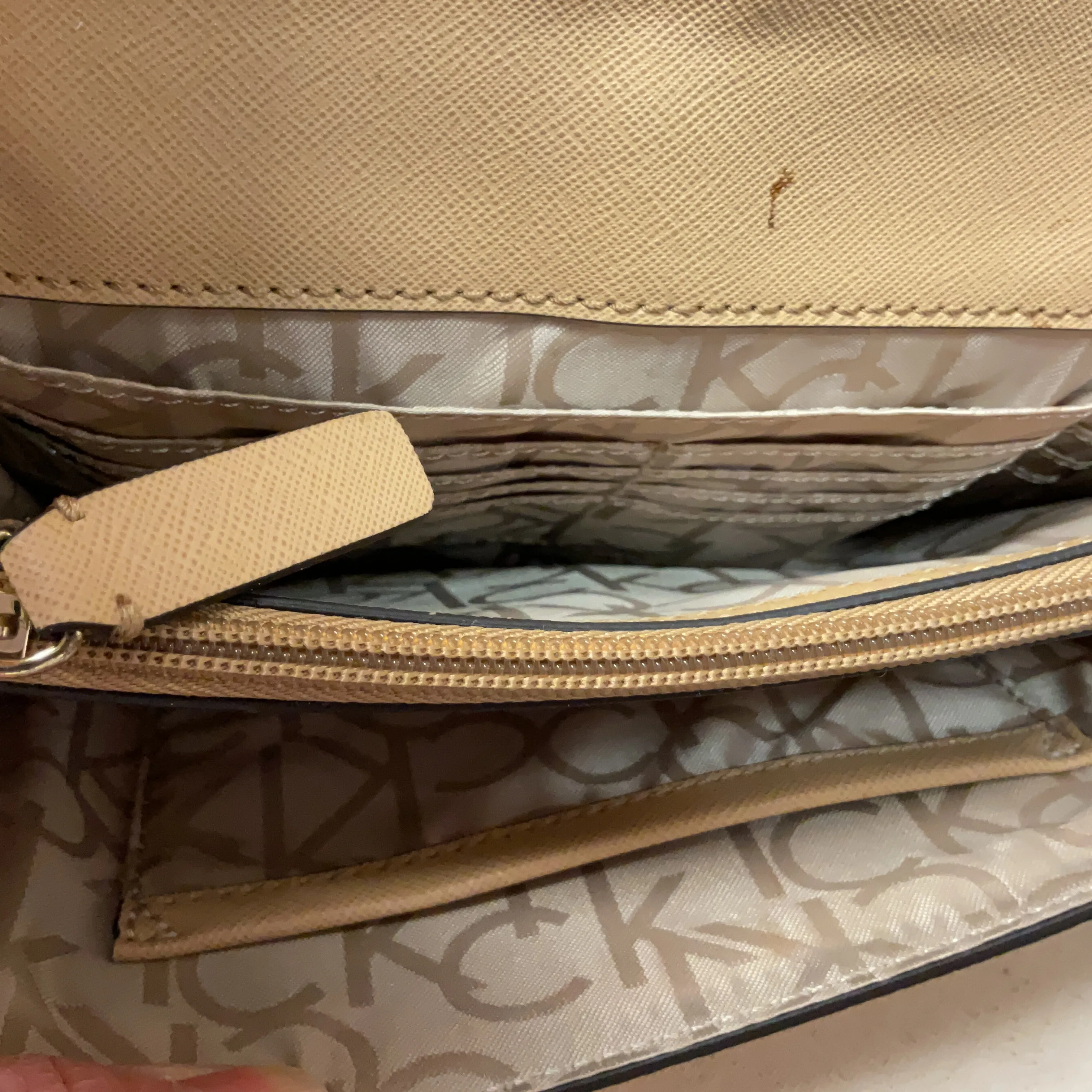 Sac bandoulière Calvin Klein en rose et beige, taille : Moyenne