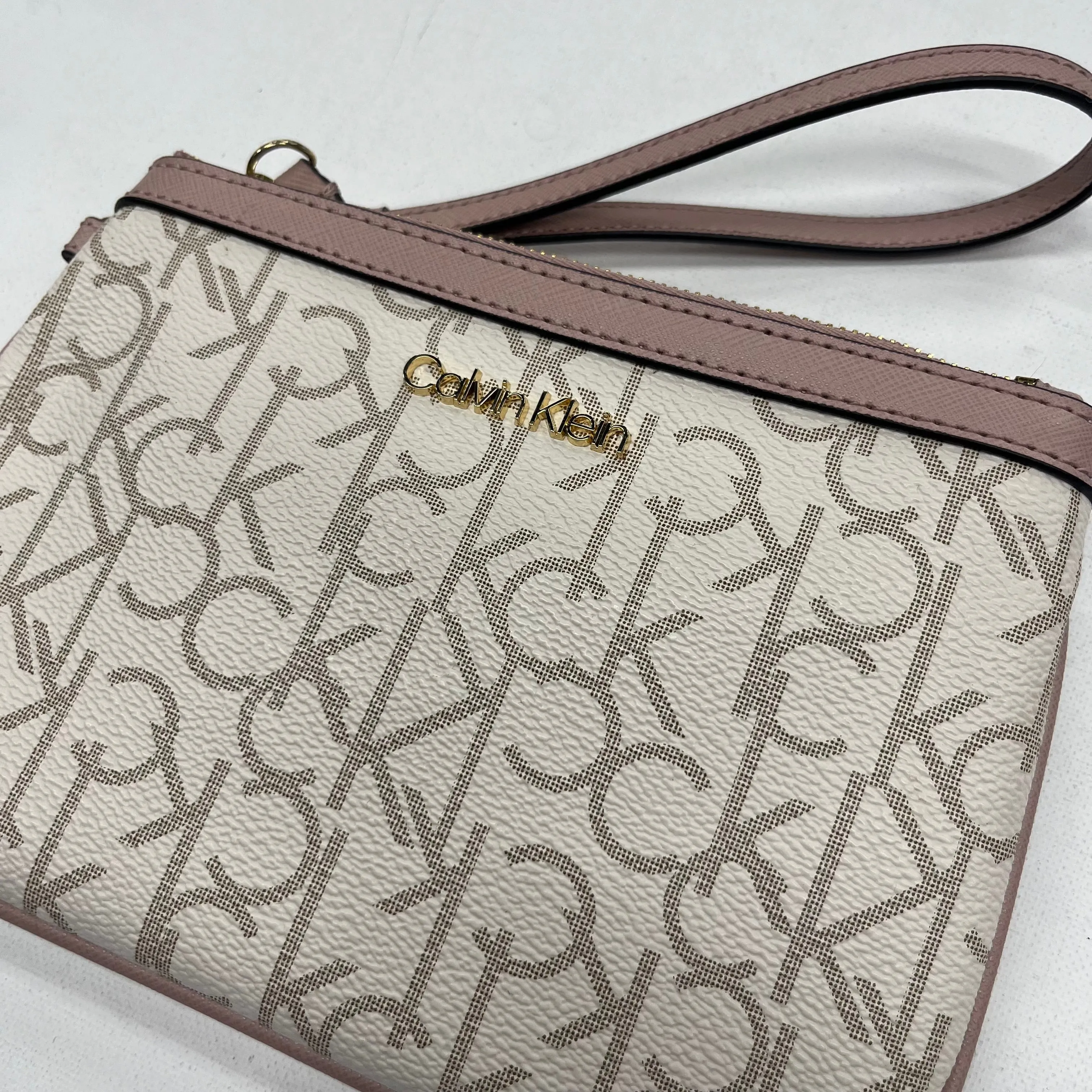 Sac à main Calvin Klein Wristlet par Calvin Klein Taille : Moyenne
