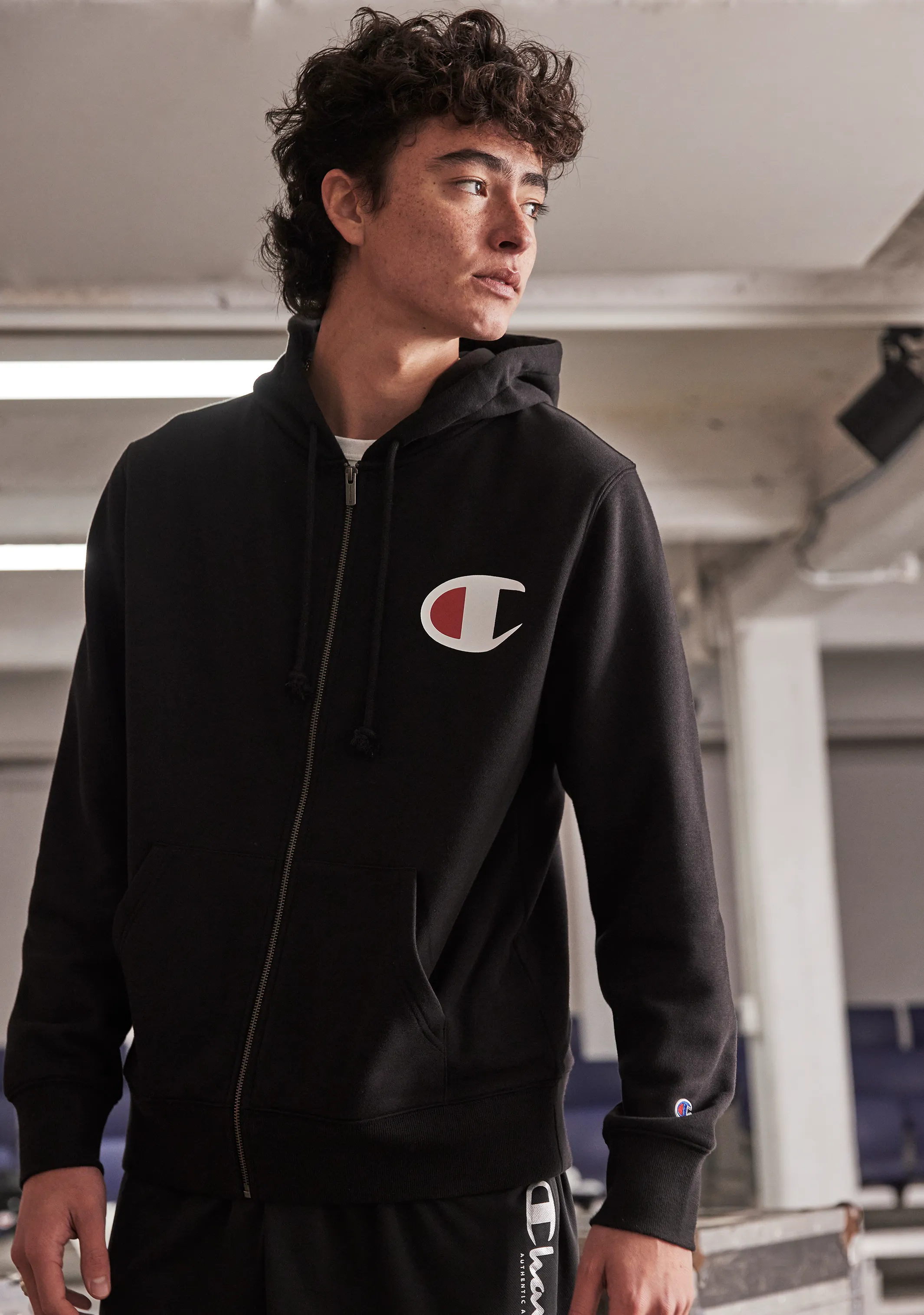 Champion Sweat à capuche avec logo C à fermeture éclair <br> AVV9N Noir