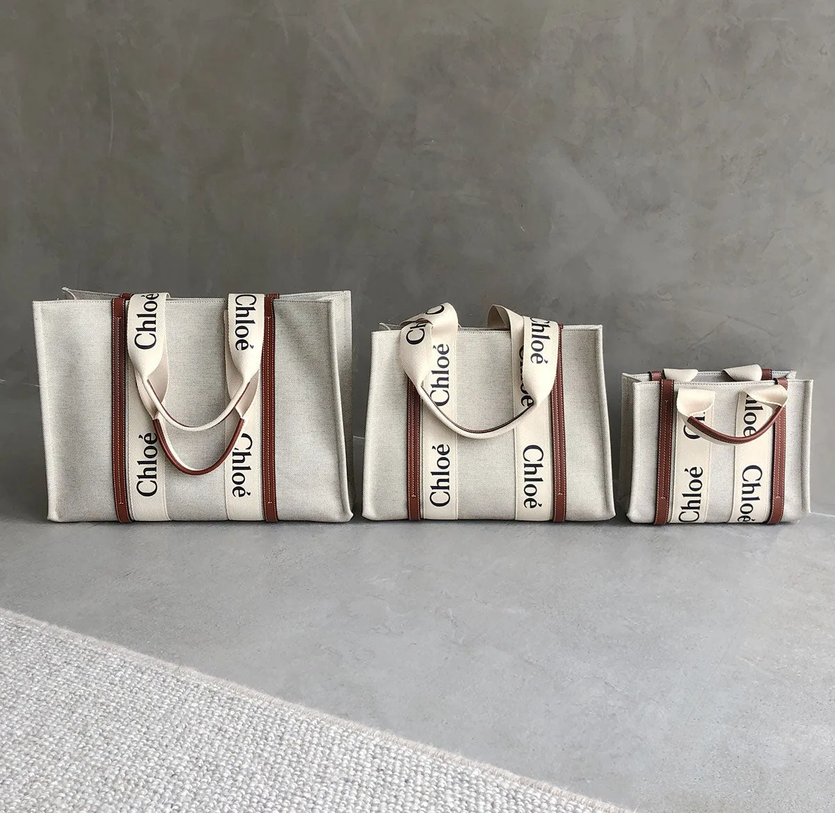 Chloé Sac Woody Tote Medium en Lin, Blanc/Brun