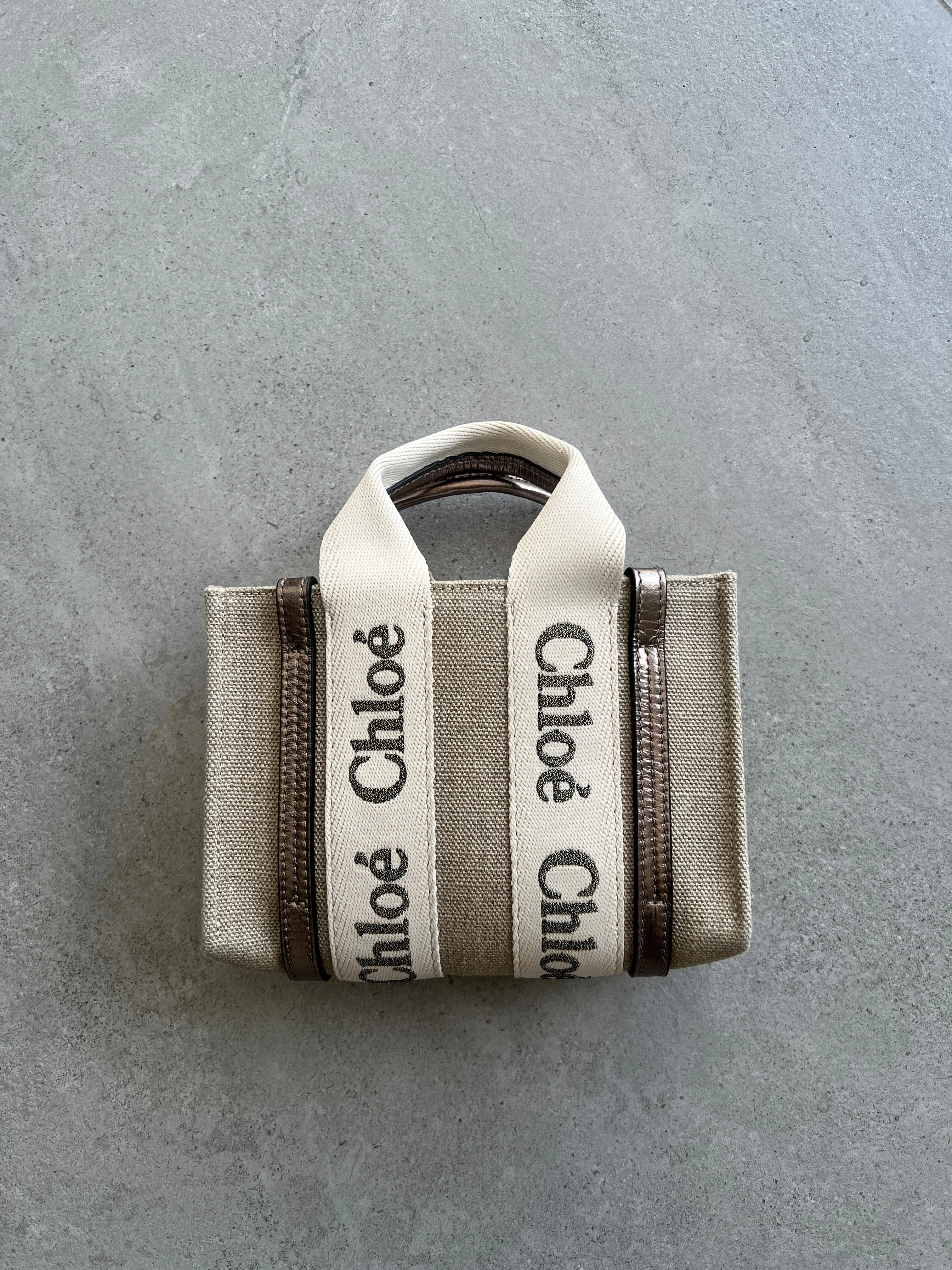 Chloé Sac Woody Tote Mini Bandoulière Lin, Gris Métallisé