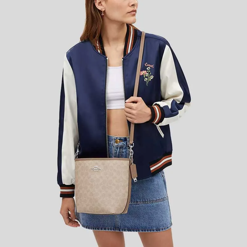 Sac Coach COACH City Bucket en toile signature taupe CT800