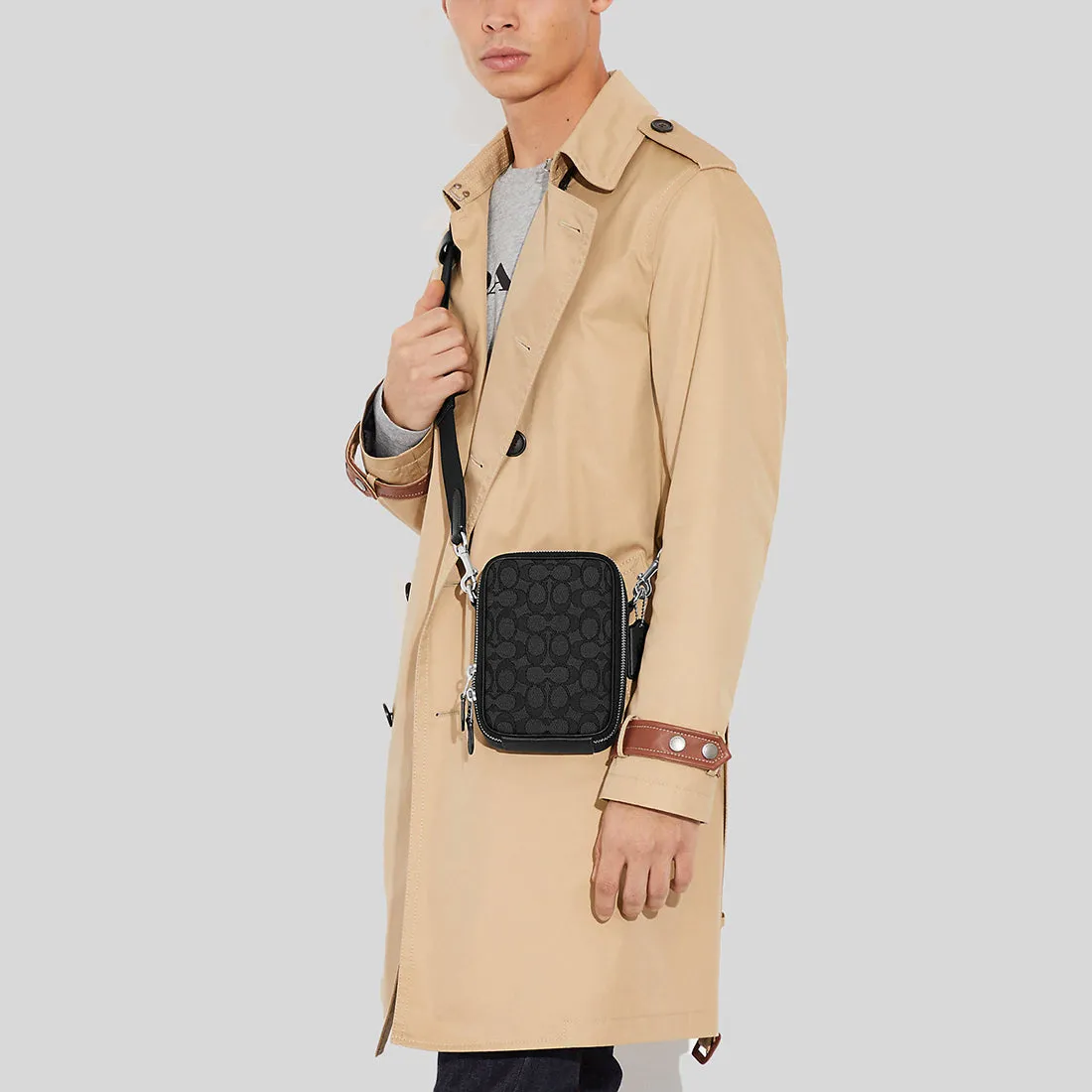 Sacs Coach COACH Stanton Bandoulière En Jacquard Signature Noir CH097