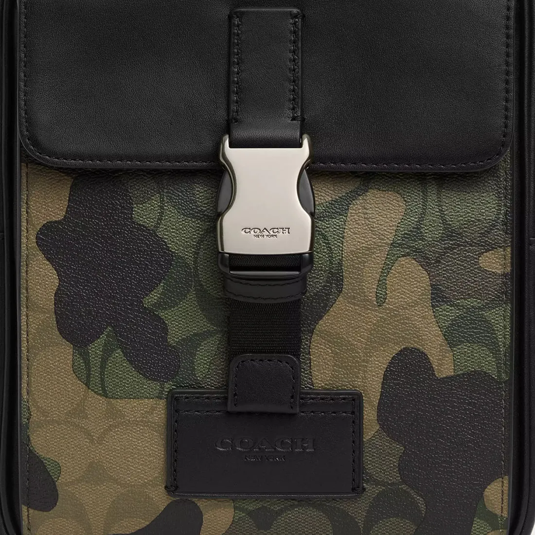 Sac Coach COACH Track Pack en toile Signature avec impression camouflage vert multicolore CL944