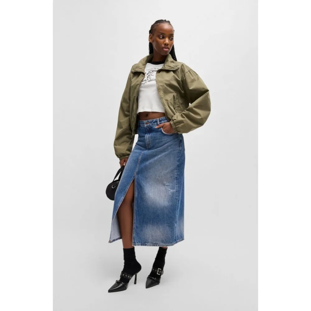 Jupe mi-longue en denim avec fente avant