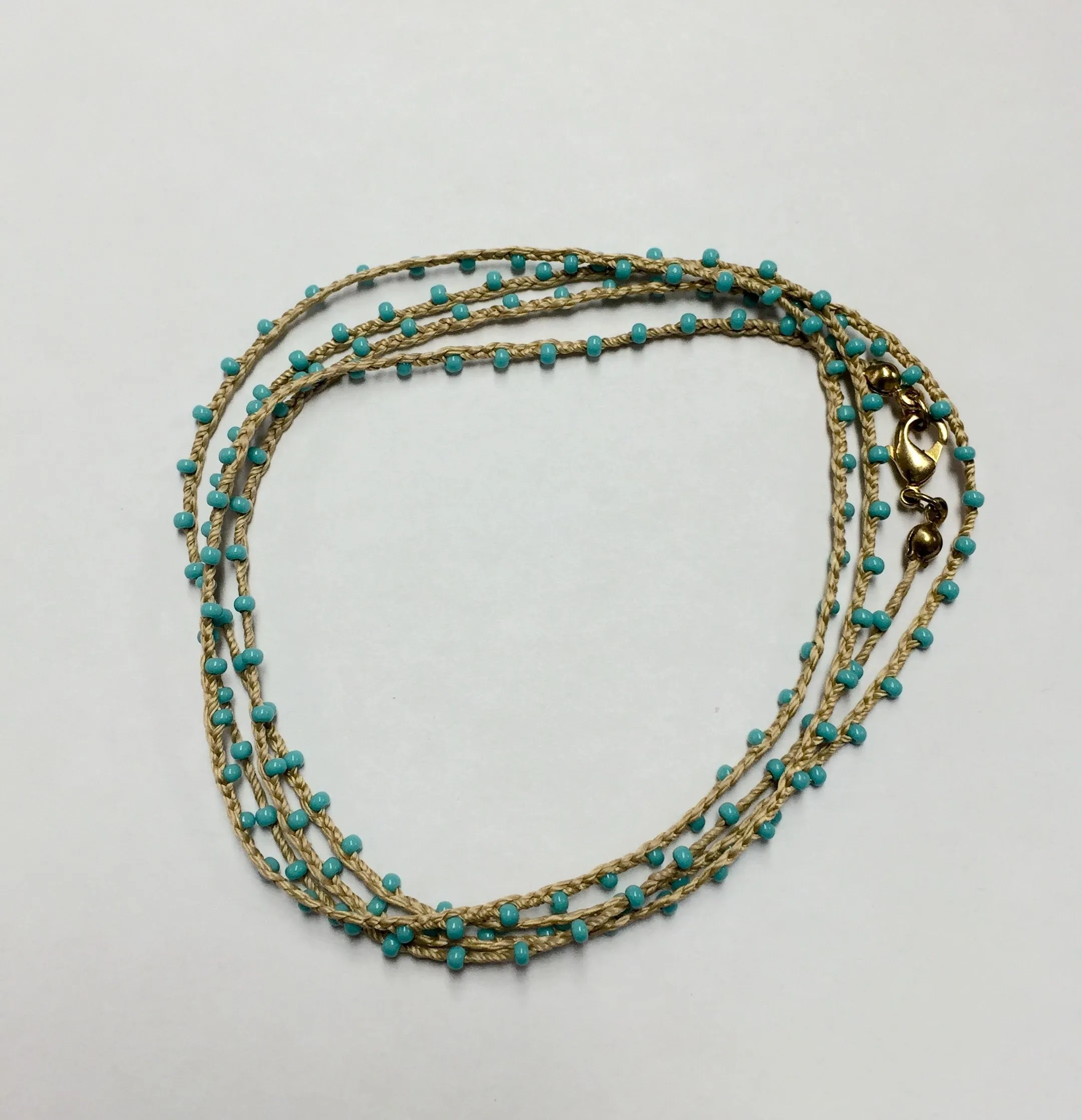 Collier/Bracelet Artisanal Avec Perles Contrastées