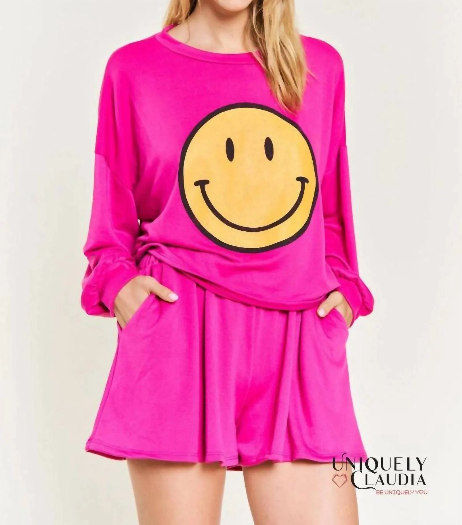 Heureux pour votre ensemble court et haut en fuchsia