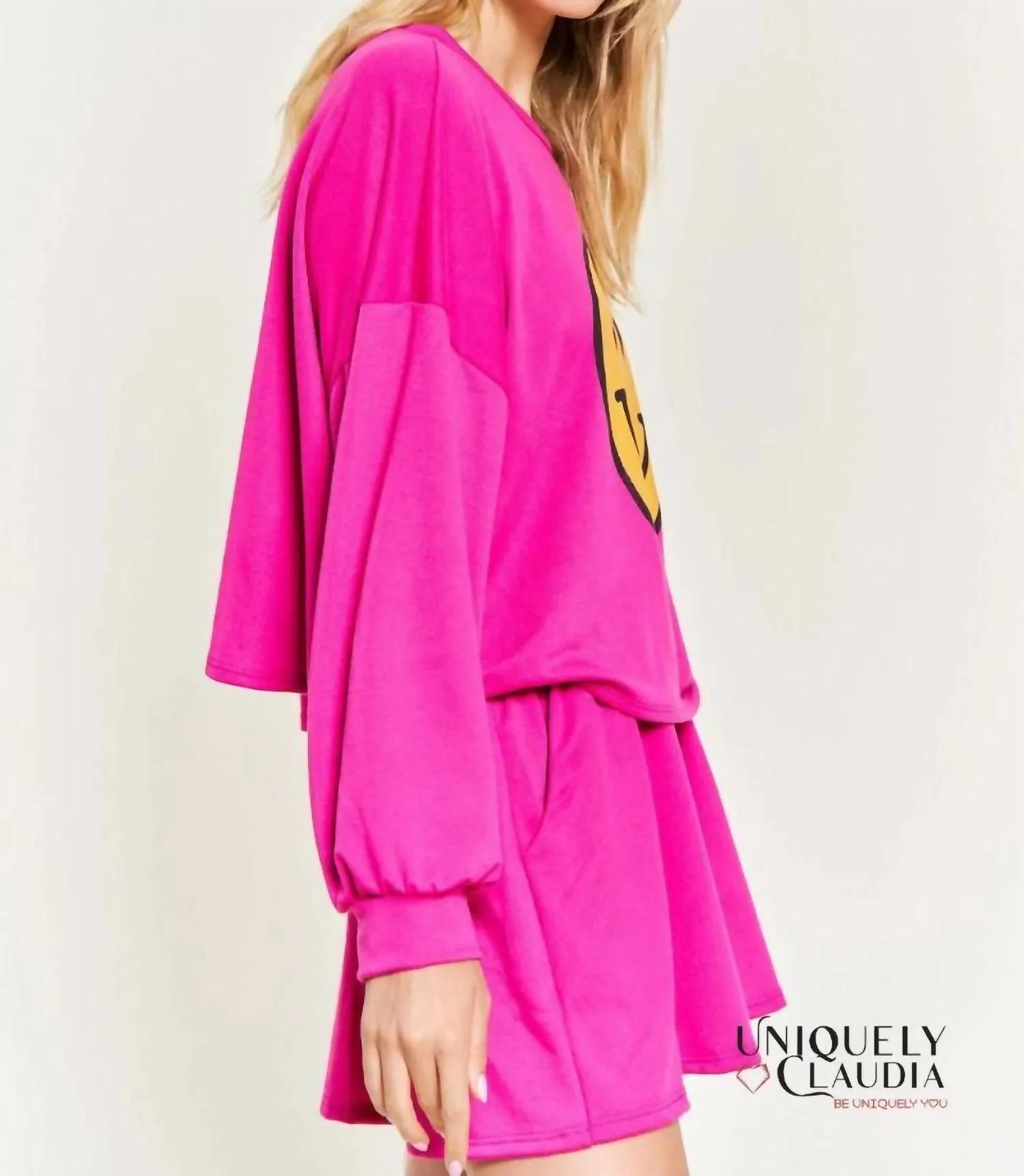 Heureux pour votre ensemble court et haut en fuchsia