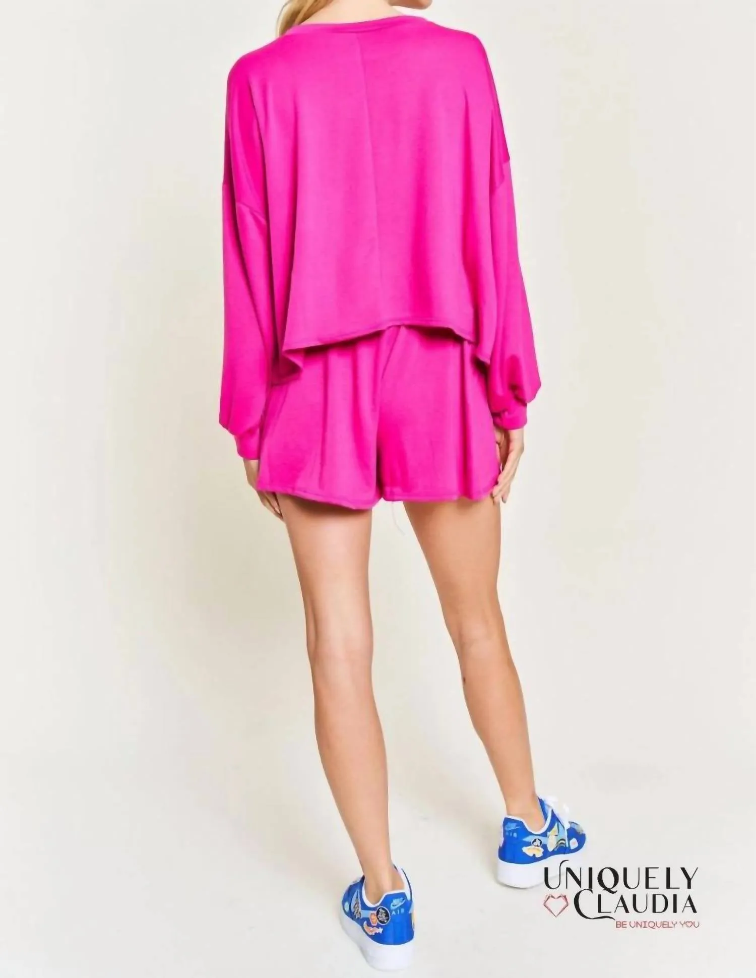 Heureux pour votre ensemble court et haut en fuchsia