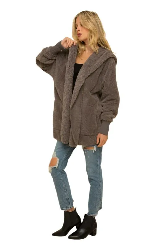 Cardigan à capuche avec poches, tricot pelucheux et devant ouvert Hem & Thread L2394