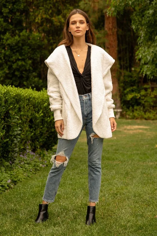 Cardigan à capuche avec poches, tricot pelucheux et devant ouvert Hem & Thread L2394