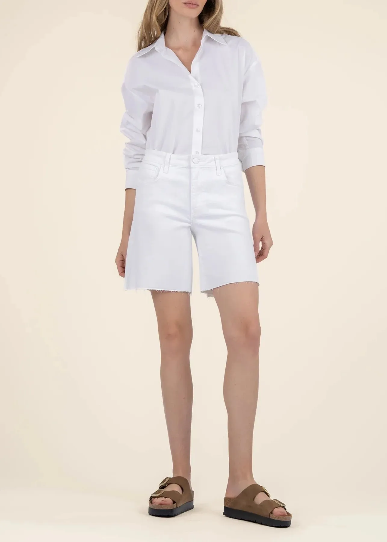 Kut From the Kloth Bermuda Hailey à taille haute avec ourlet brut
