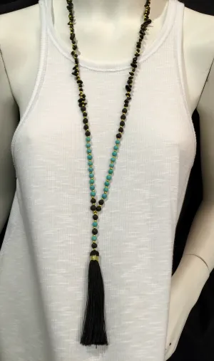 Collier à franges en pierres de lave