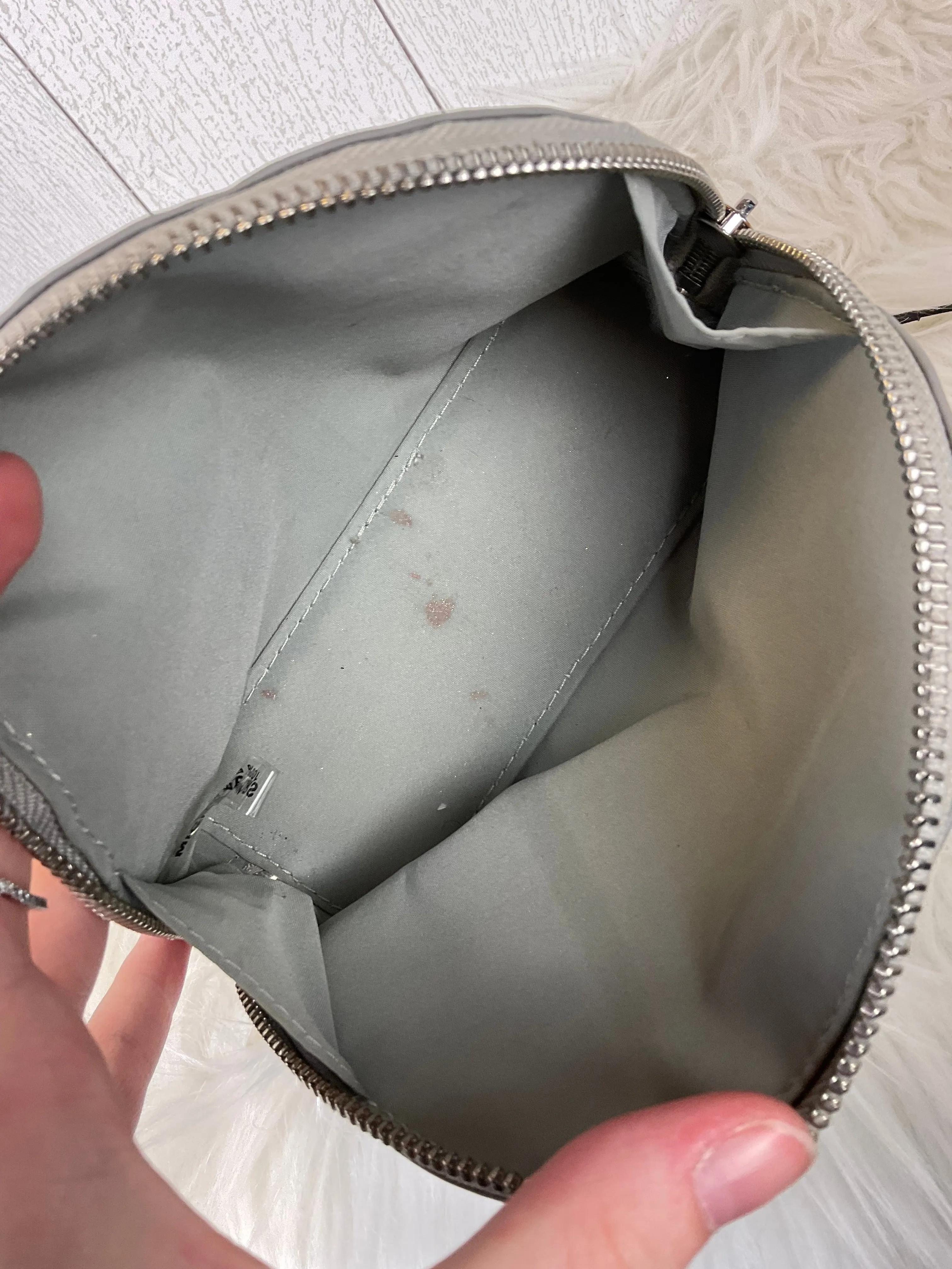 Trousse de maquillage Michael Kors, créée par le designer Michael Kors, taille petite