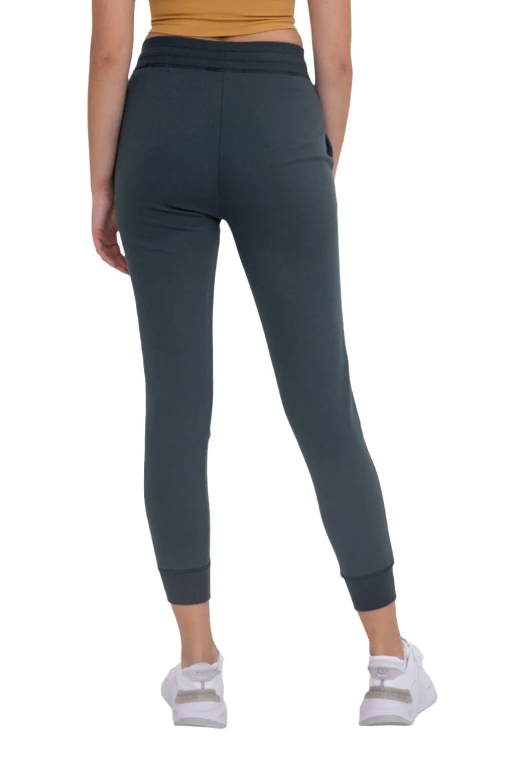Jogger ajusté en French Terry avec poignets Mono B 10351