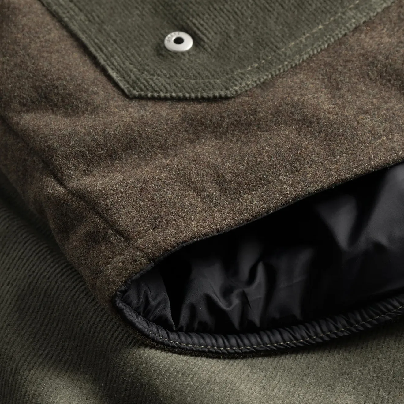 Norse Projects Veste Hakon Solotex en velours côtelé vert lierre