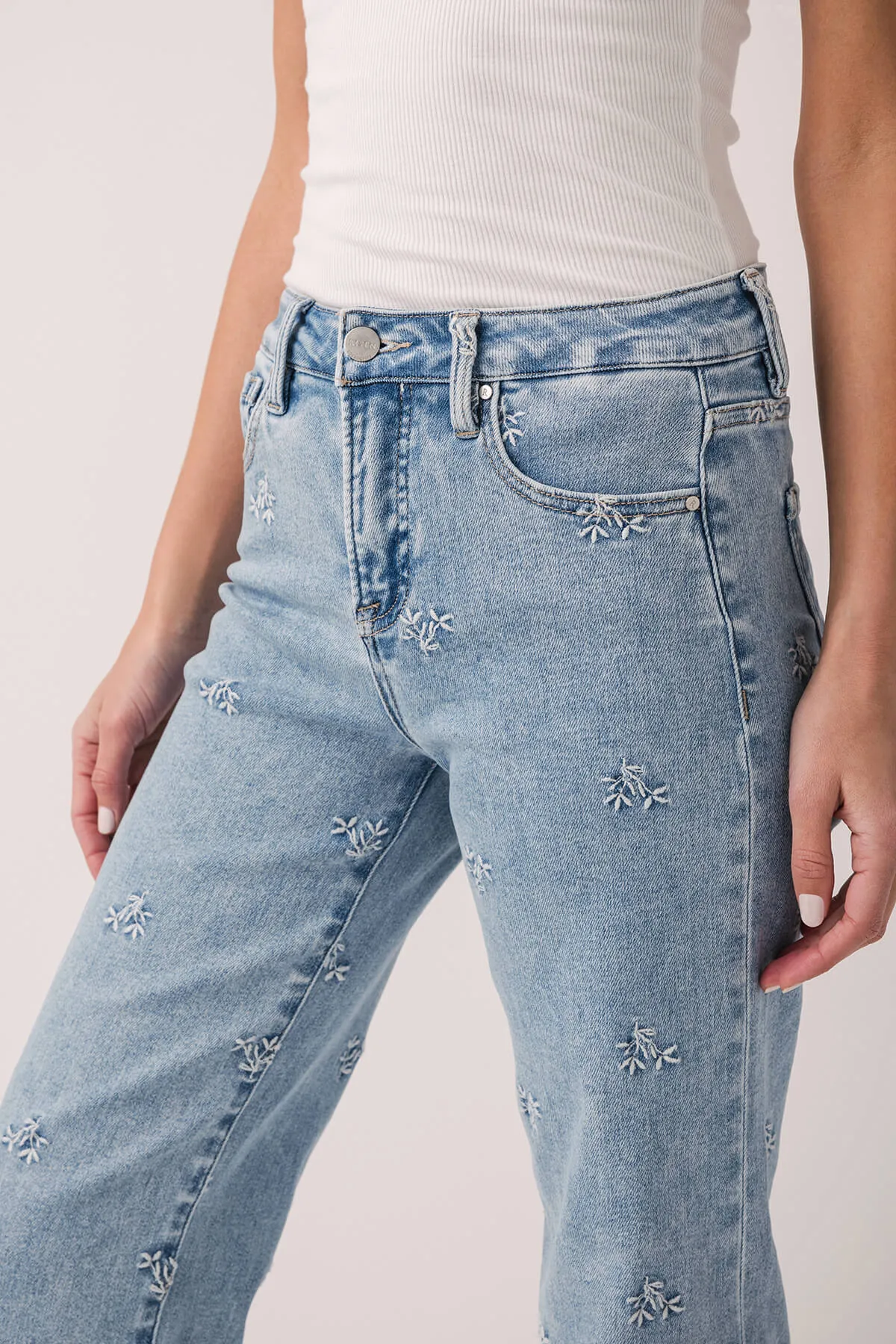 Jeans larges brodés taille haute Risen Daisy