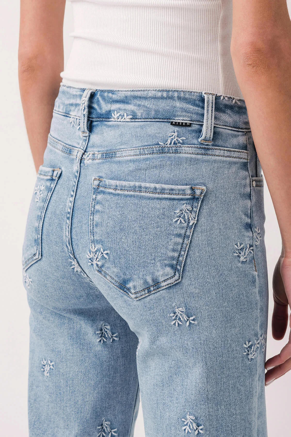Jeans larges brodés taille haute Risen Daisy