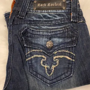 ROCK REVIVAL DEBBIE T35 JEAN DROIT
