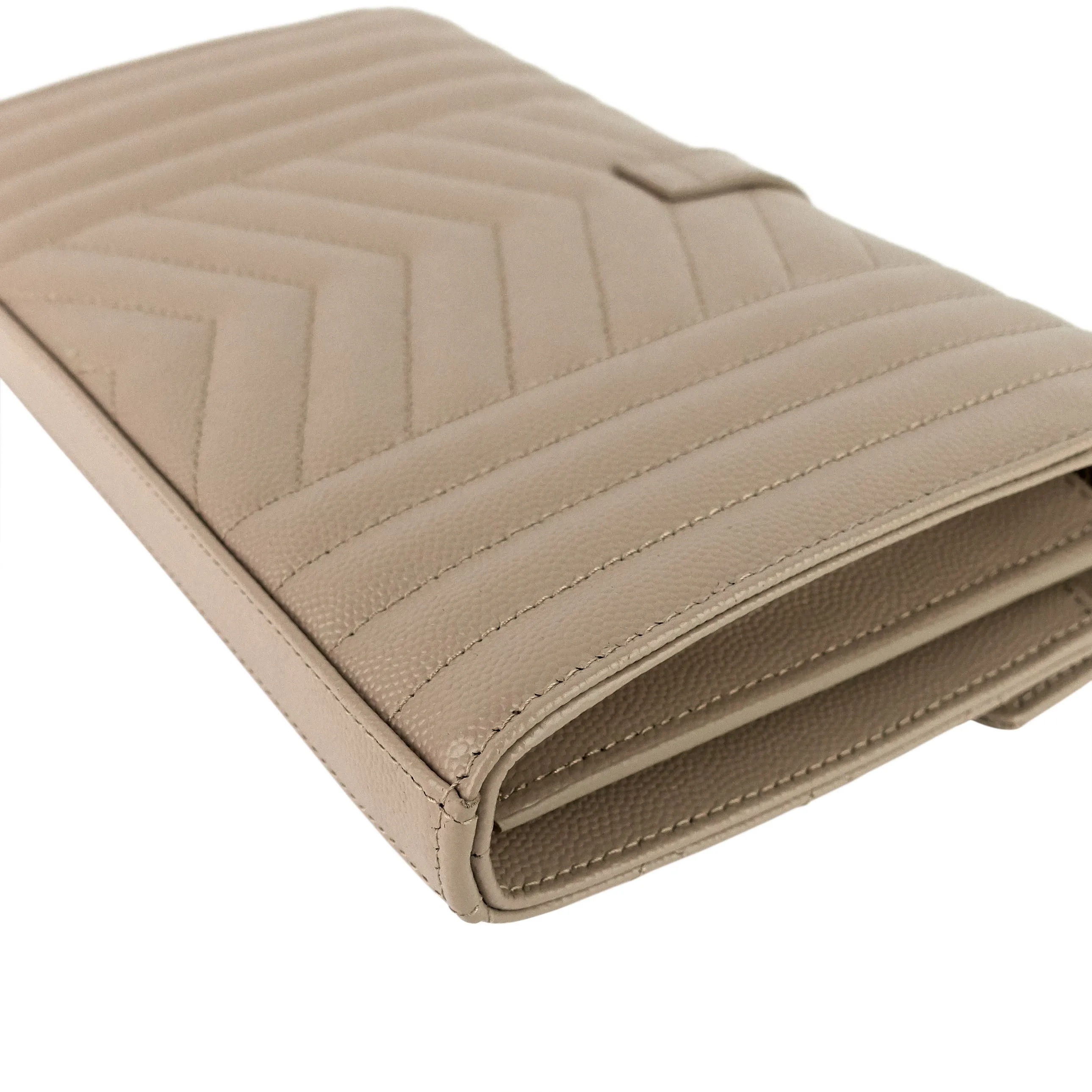 Sac portefeuille à chaîne Saint Laurent en grain de poudre matelassé enveloppe