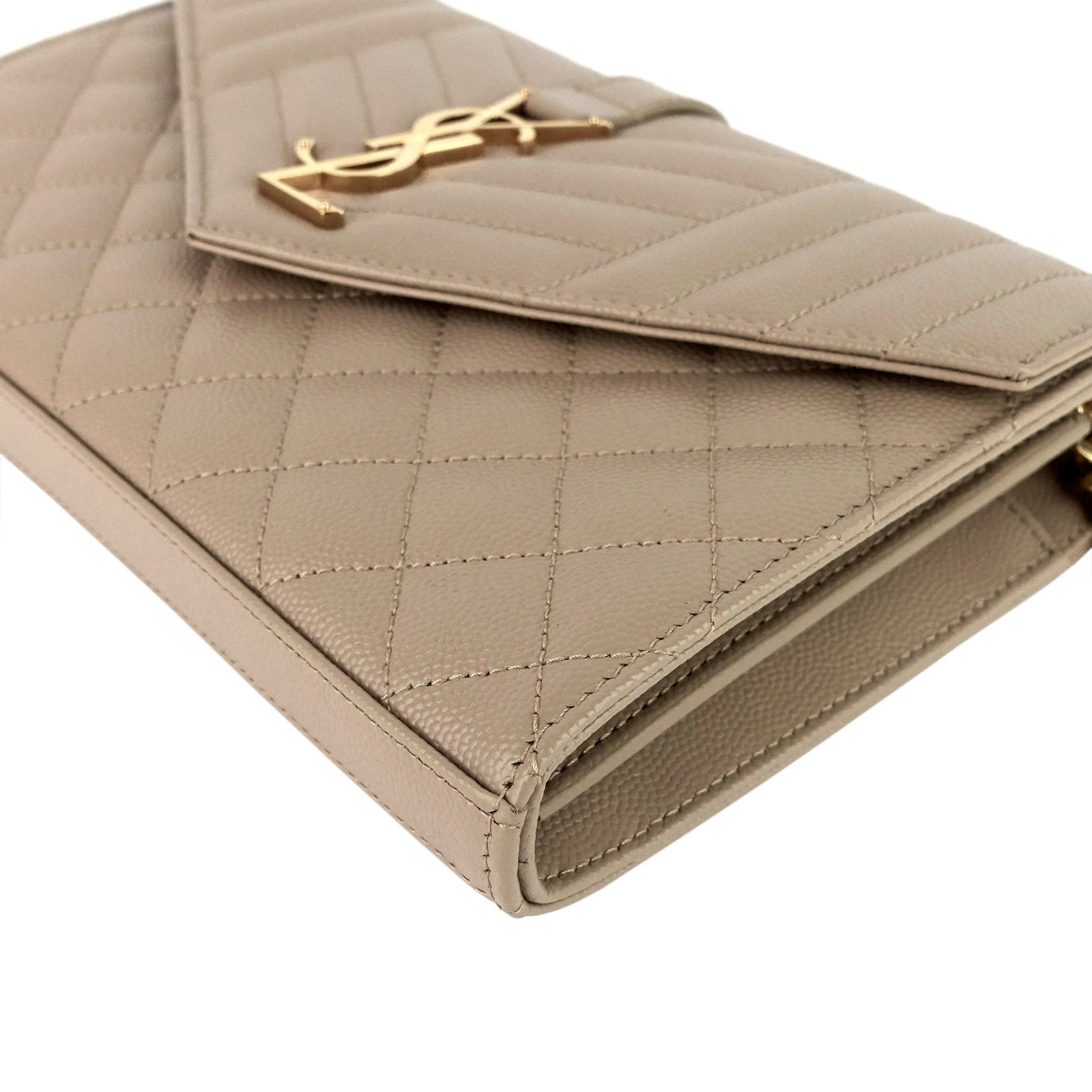 Sac portefeuille à chaîne Saint Laurent en grain de poudre matelassé enveloppe