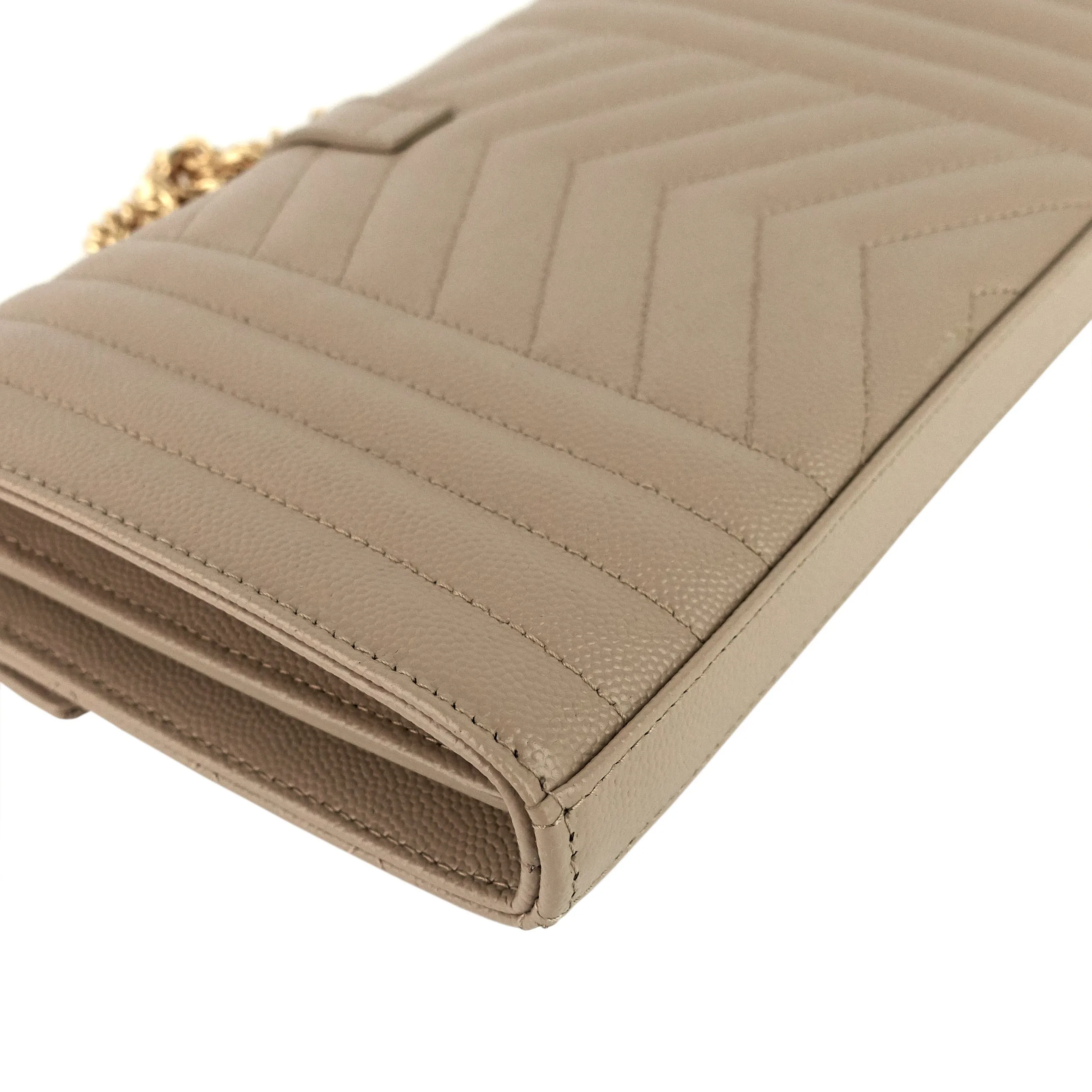Sac portefeuille à chaîne Saint Laurent en grain de poudre matelassé enveloppe