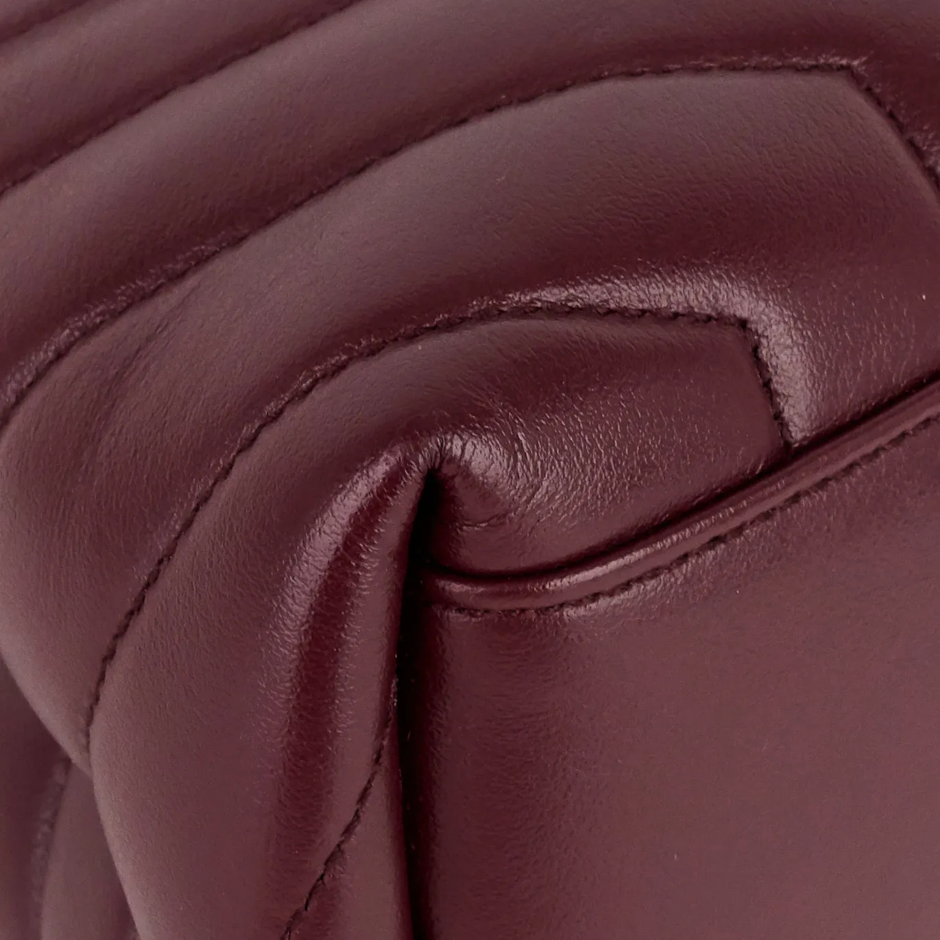 Sac à épaule Saint Laurent Loulou en veau moyen