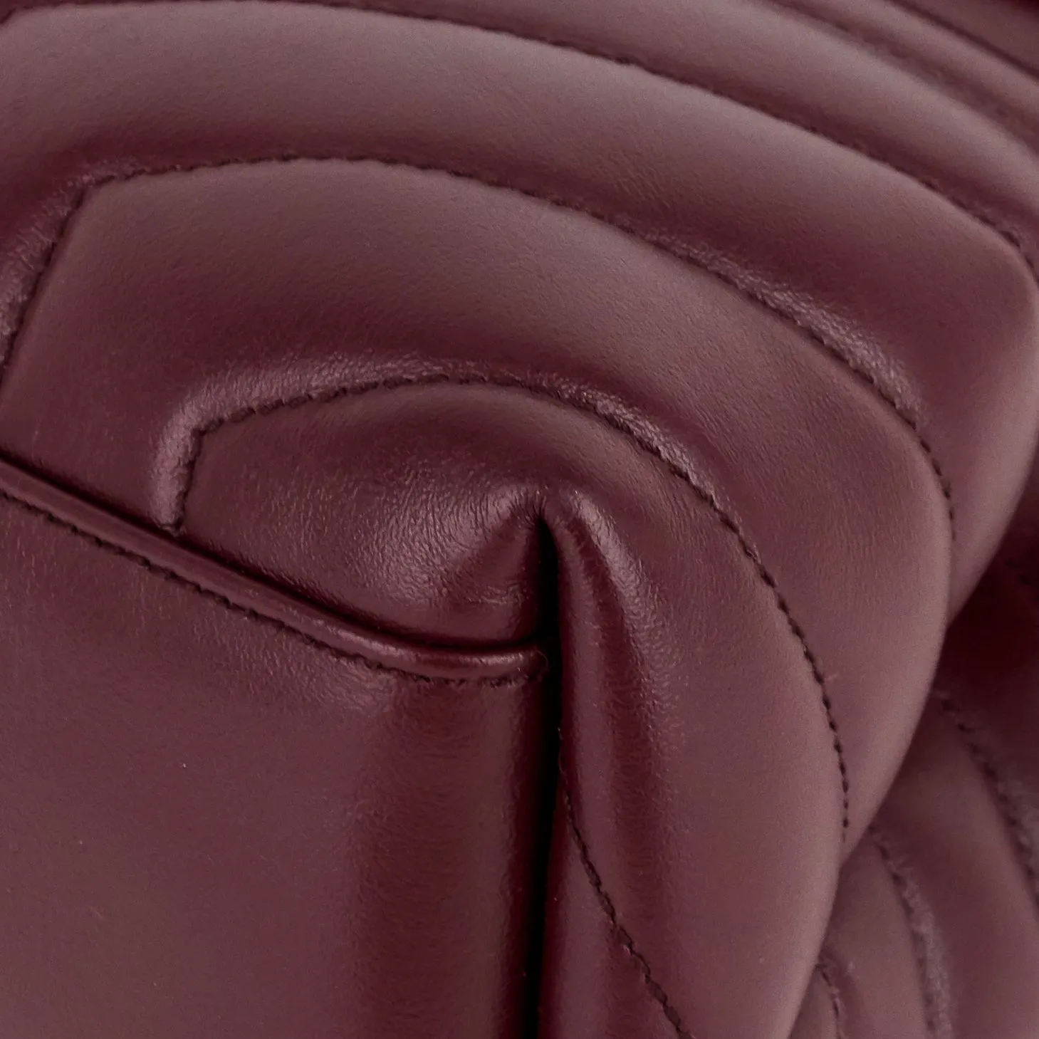 Sac à épaule Saint Laurent Loulou en veau moyen