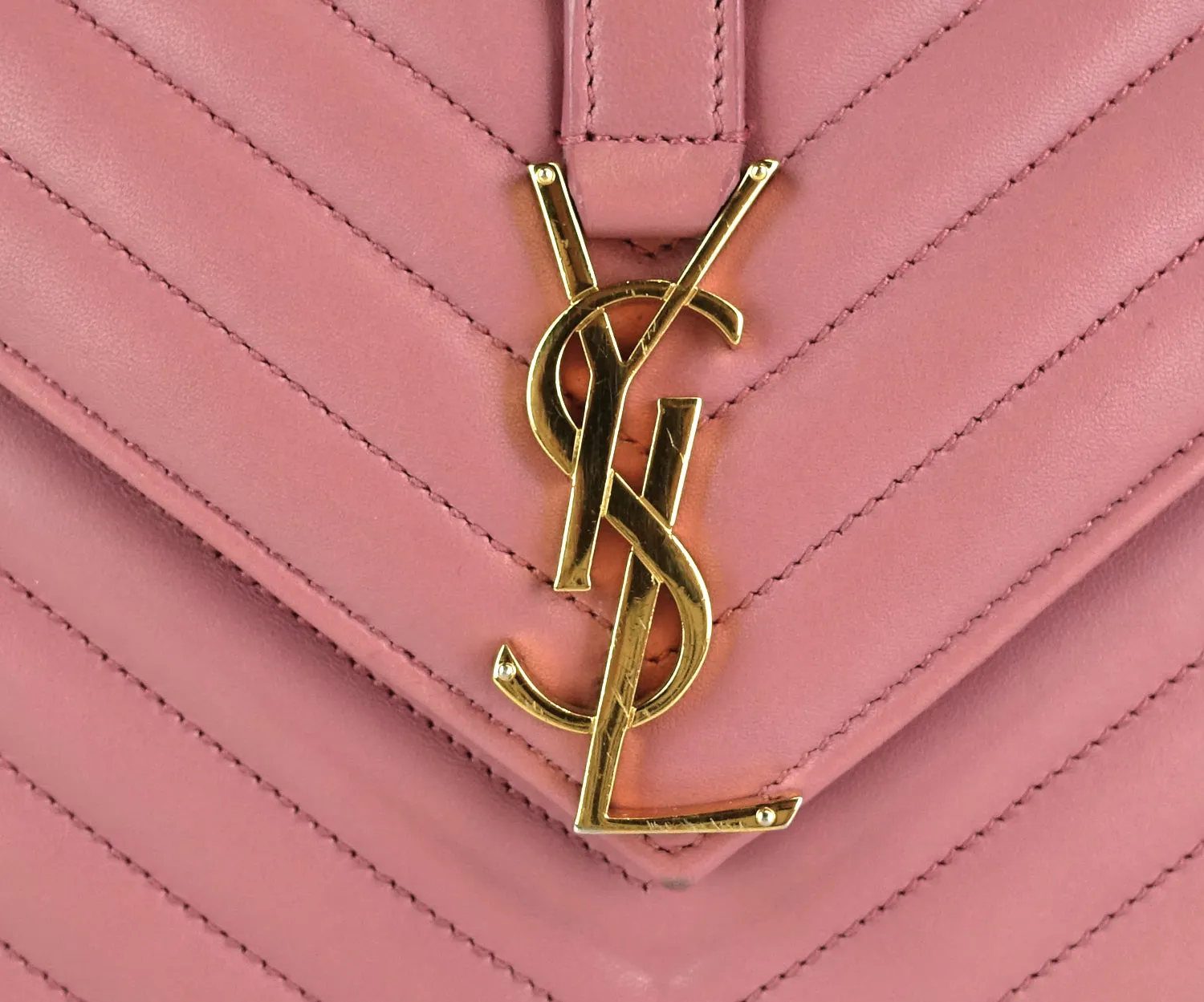Sac Saint Laurent Matelassé Chevron en Cuir Classique Monogramme Taille Moyenne