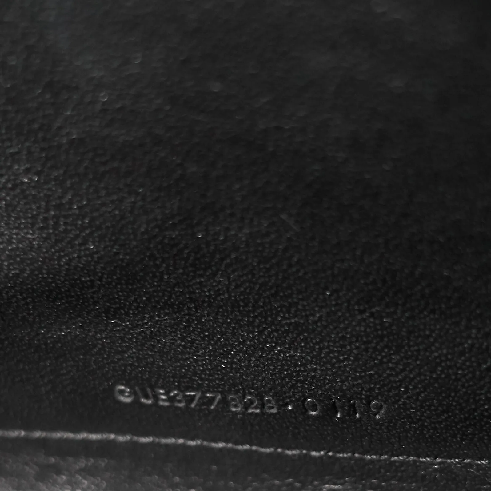 Sac Saint Laurent matelassé en grain de poudre avec chaîne monogramme et portefeuille