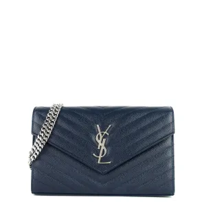 Sac Saint Laurent matelassé en grain de poudre avec chaîne monogramme et portefeuille
