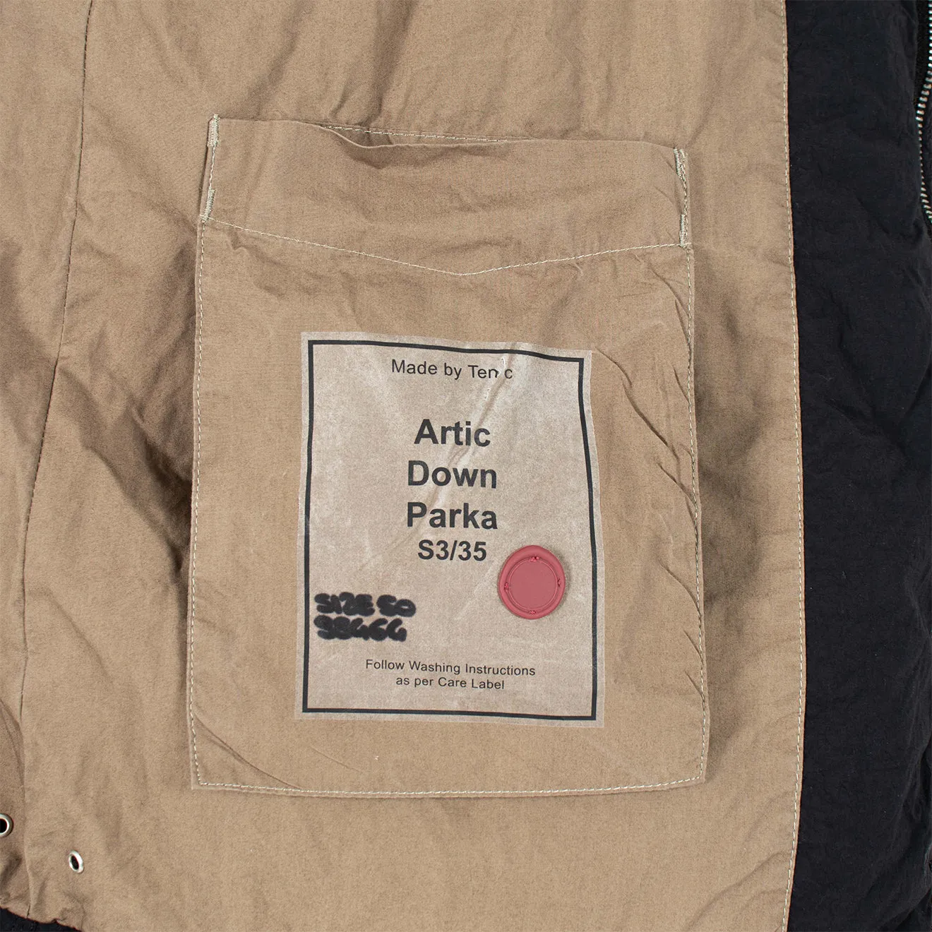 Ten C Parka à capuche matelassée Articdown Noir